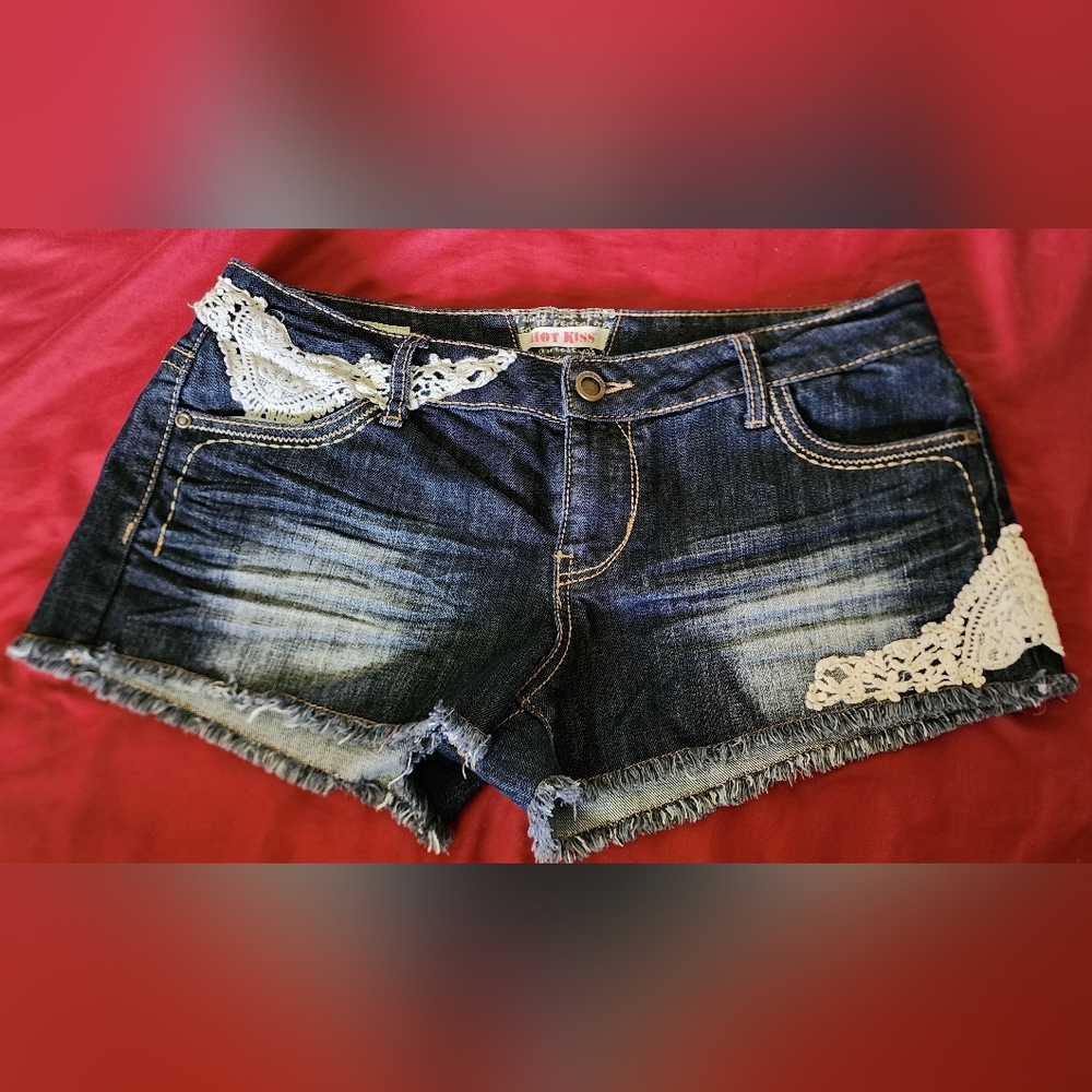 Lacy hot kiss CiCi Jean shorts